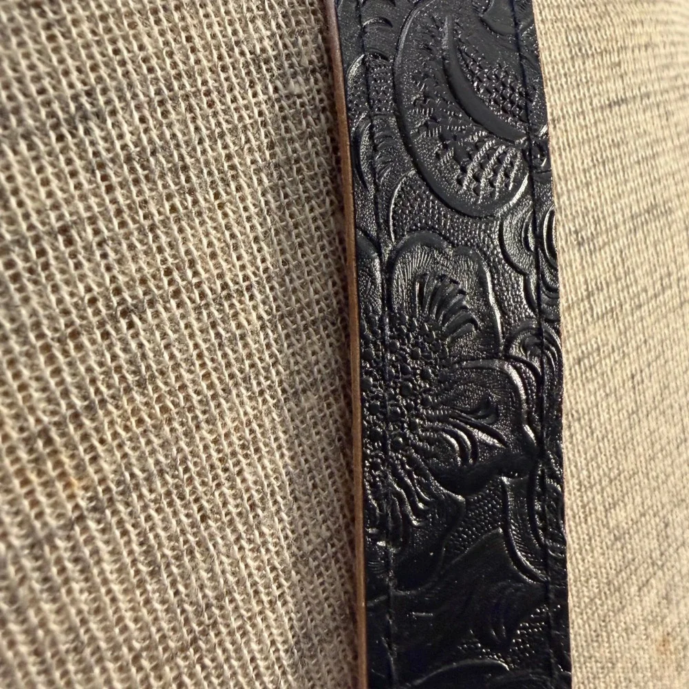 Vintage Western Black Embossed‎ Leather Belt Silver Longhorn Bull Buckle Floral